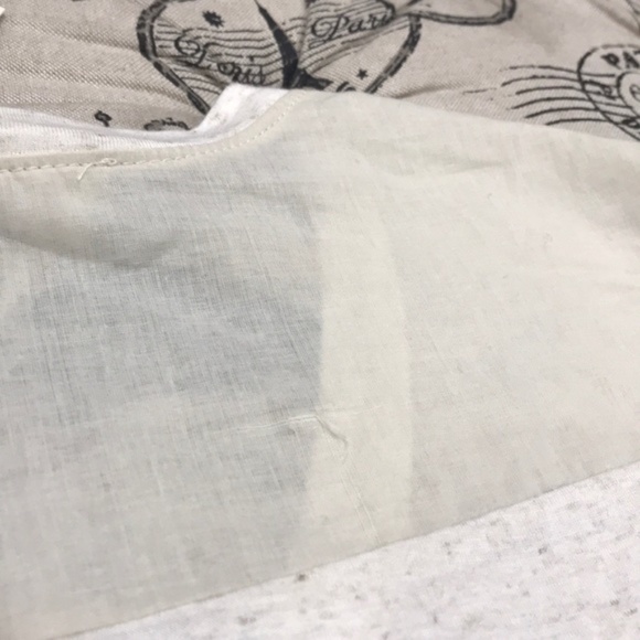 Everleigh Contrast Yoke V-Neck Top - Picture 7 of 7